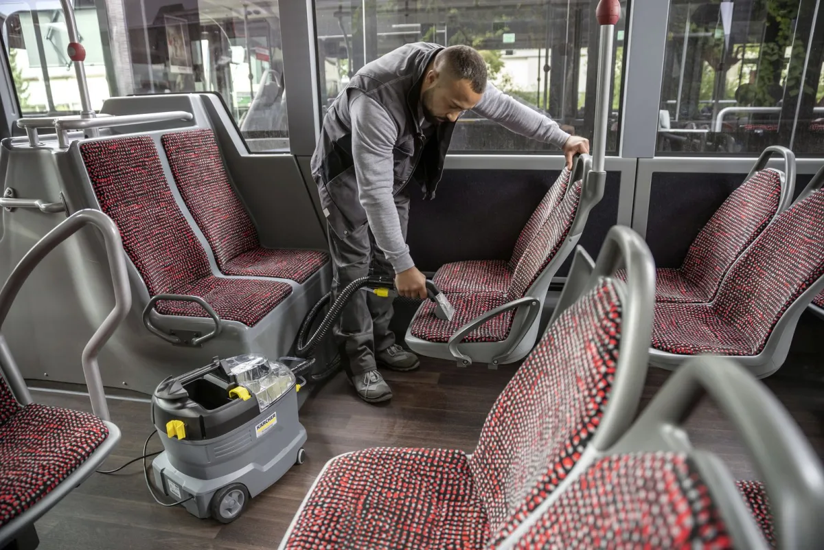 Моющий пылесос Karcher Puzzi 8/1 (1.100-240.0) — фото 6 из 9