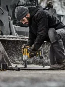 Аккумуляторный гайковерт DeWALT DCF961NT