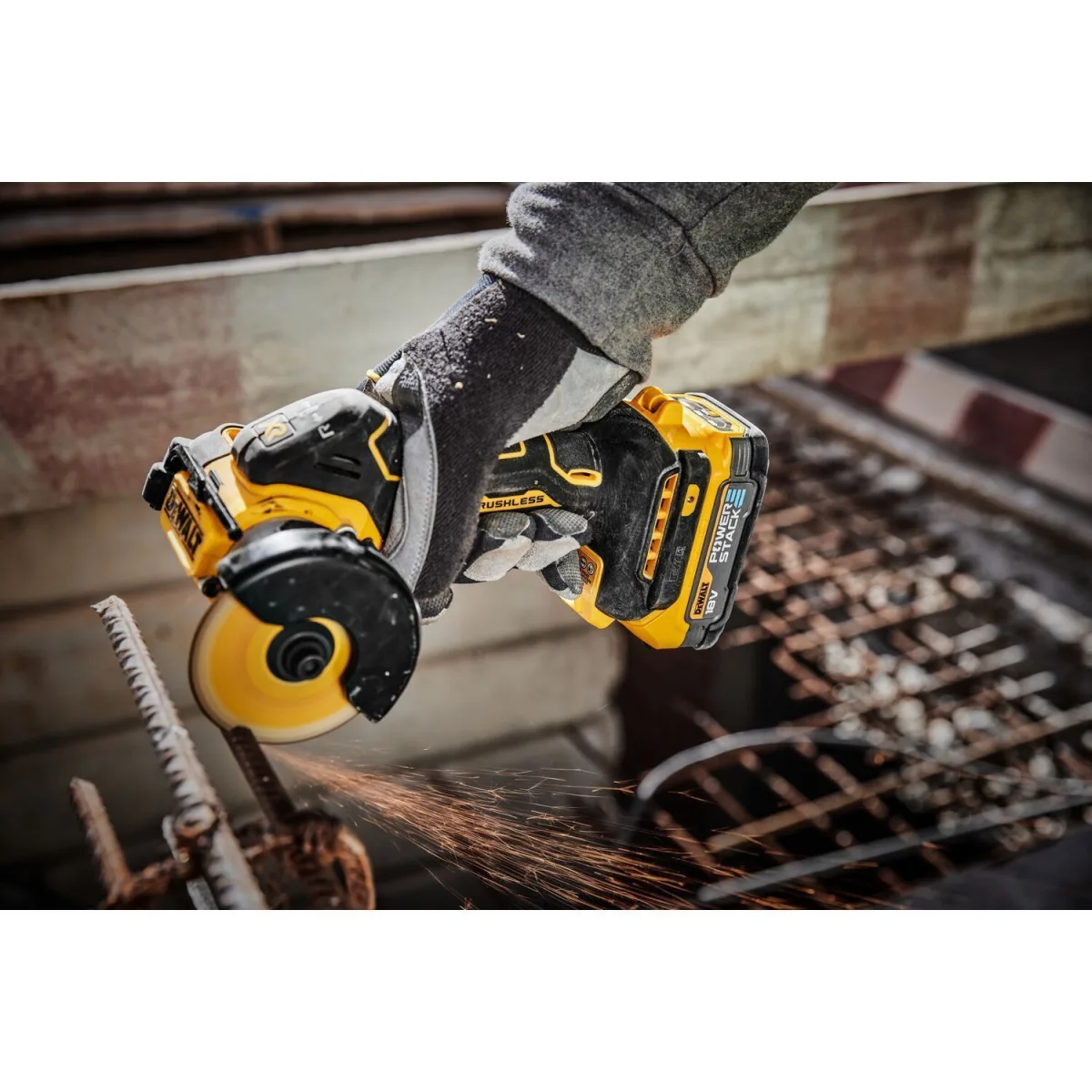 Дисковая пила DeWALT DCS438N-XJ — фото 7 из 7