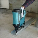 Аккумуляторный газовый гвоздезабивной пистолет Makita GN420CLSE