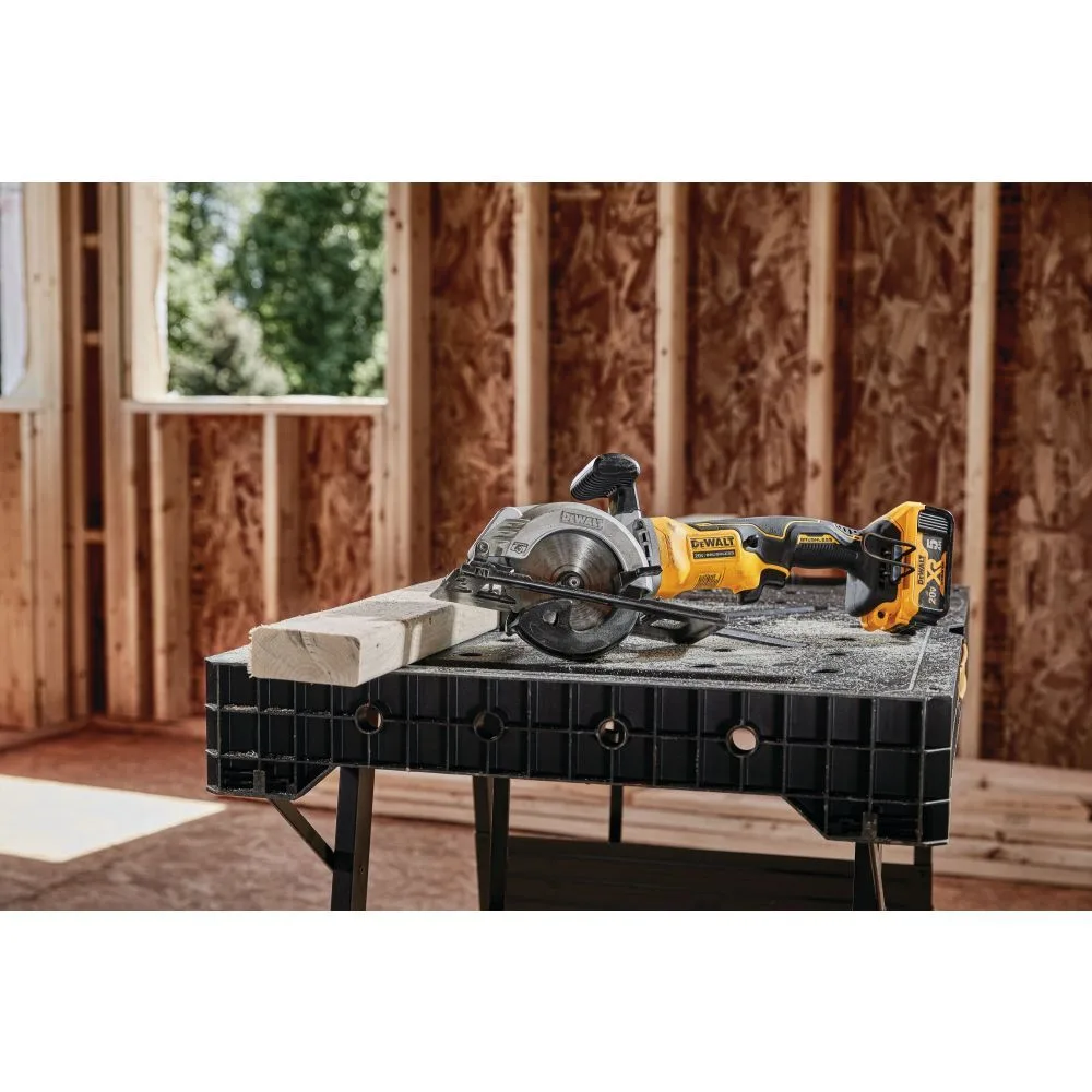 Пила дисковая аккумуляторная DEWALT DCS571NT-XJ (без АКБ и ЗУ) — фото 8 из 8