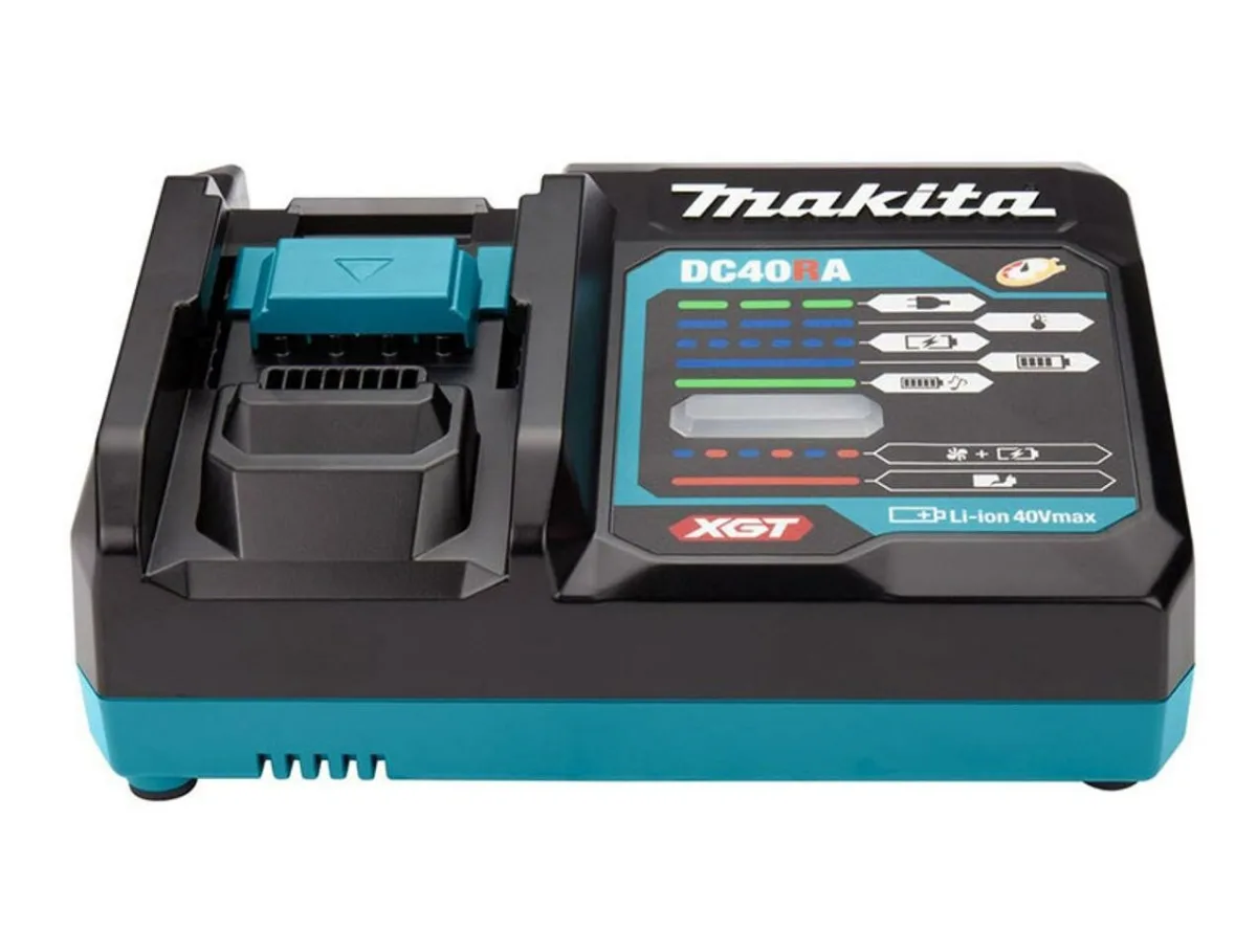 Зарядное устройство для аккумуляторов MAKITA DC40RA 40В XGT (быстрое) — фото 3 из 6