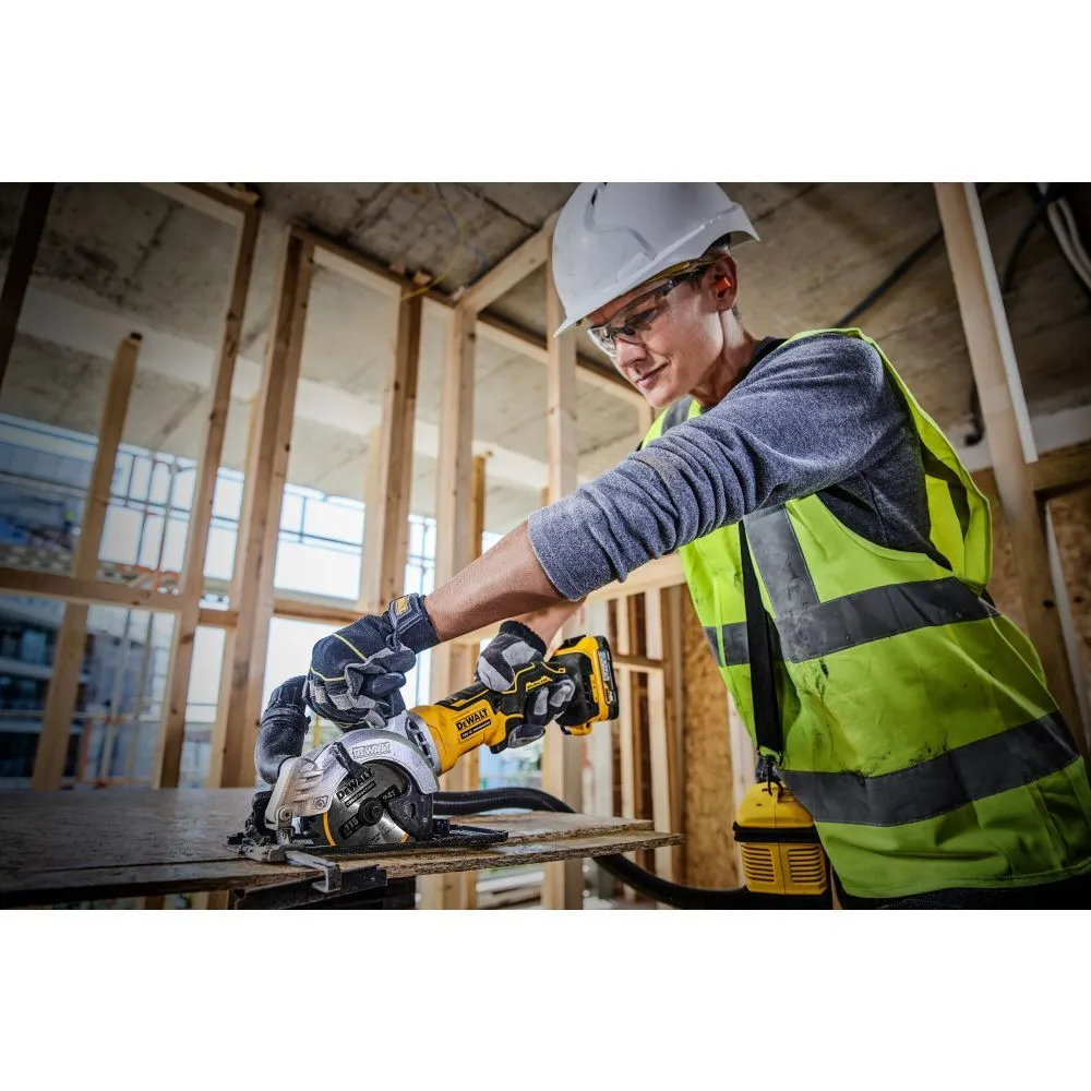 Пила дисковая аккумуляторная DEWALT DCS571NT-XJ (без АКБ и ЗУ) — фото 6 из 8