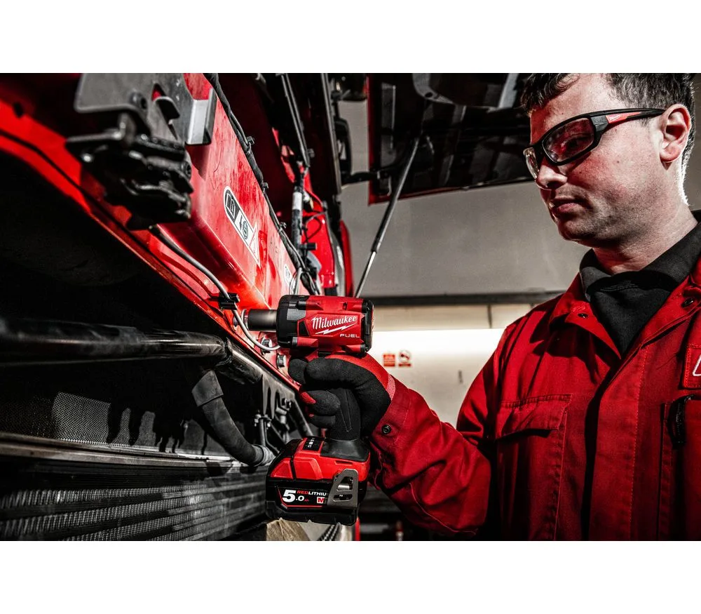 Гайковерт Milwaukee M18 FIW2P12-502X 4933478447 (с 2-мя АКБ, кейс) — фото 7 из 12