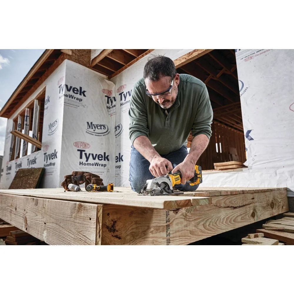 Пила дисковая аккумуляторная DEWALT DCS571NT-XJ (без АКБ и ЗУ) — фото 5 из 8