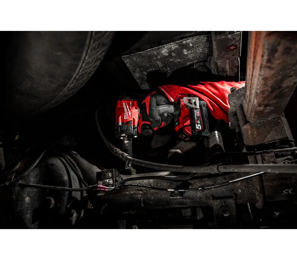 Гайковерт Milwaukee M18 FIW2P12-502X 4933478447 (с 2-мя АКБ, кейс) — фото 8 из 12