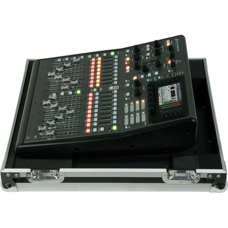 Цифровой микшер Behringer X32 PRODUCER, 32 вх+8 возвратов, 17 фейдеров, 22 аналоговых вх/14 вых — фото 6 из 11