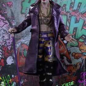 Коллекционная фигурка Hot Toys MMS382 Suicide Squad The Joker (Purple Coat Version)